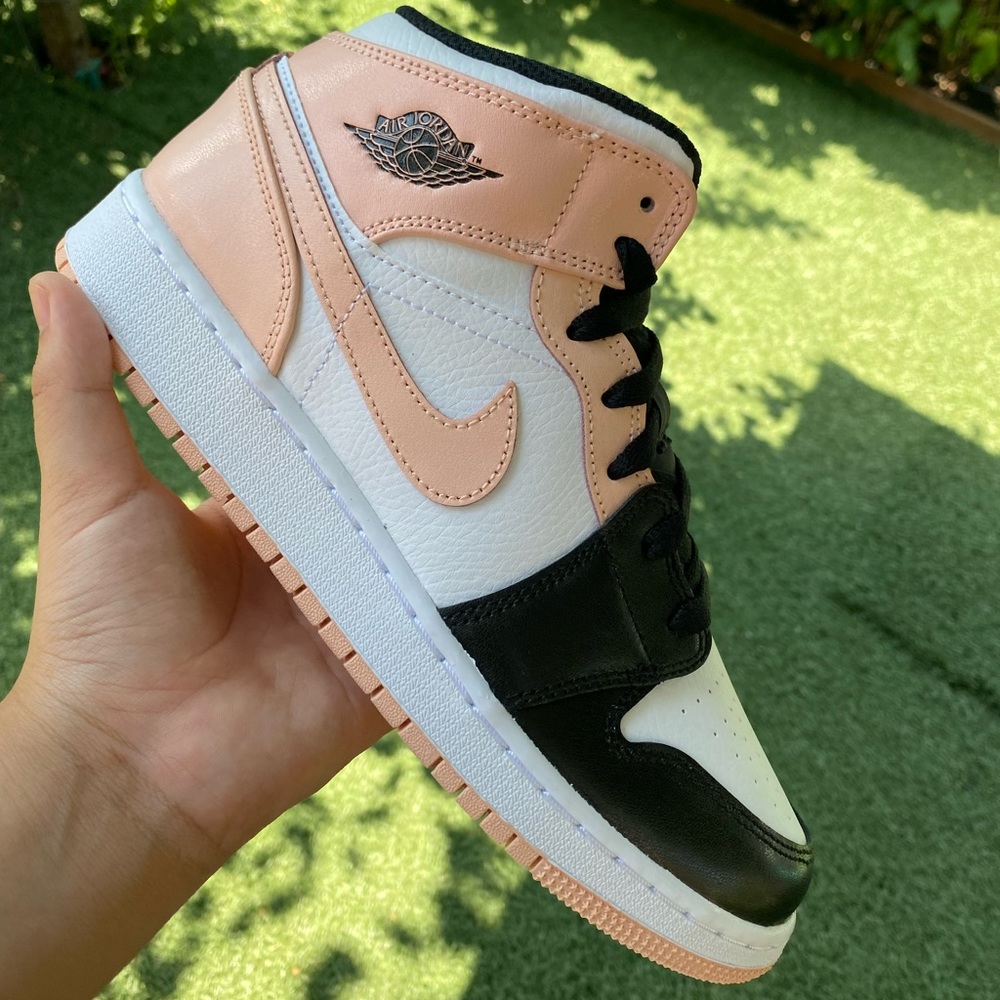 🤍Air Jordan 1 Mid “Artic Orange”